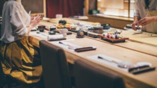 「STANDING SUSHI BAR 縁戸」パート2名募集中！＜ホール・接客・レジ＞